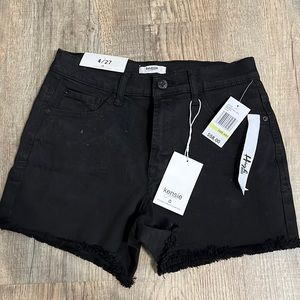 NWT Kensie black Jean short size 4/27
